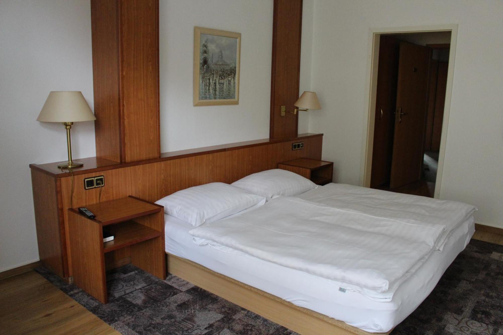 Hotel Zur Post Neubruchhausen Экстерьер фото