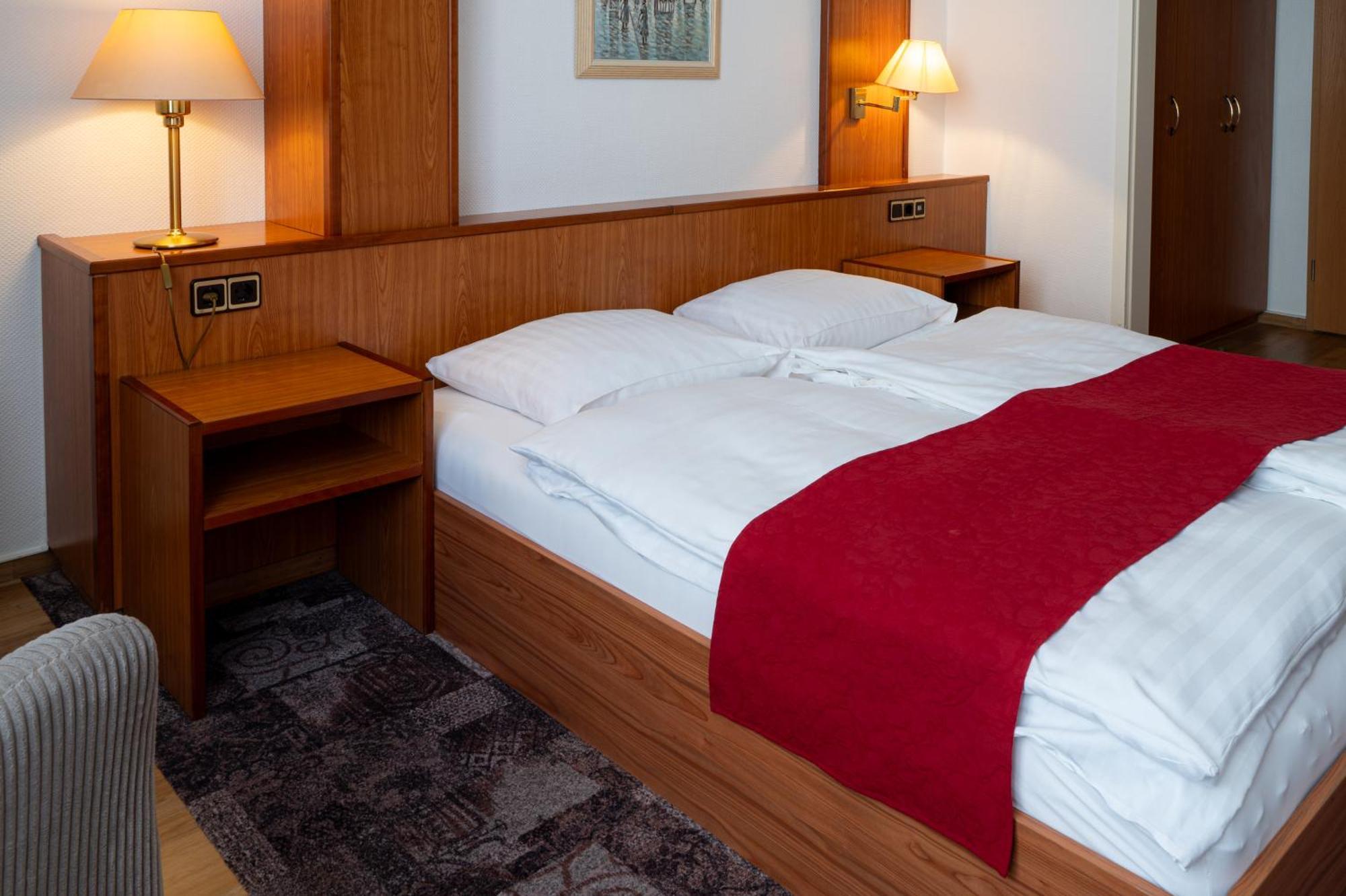 Hotel Zur Post Neubruchhausen Экстерьер фото